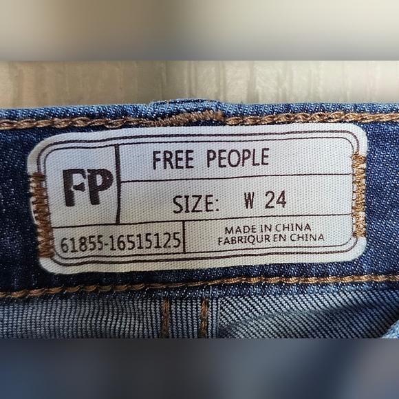 Women's Free People 5-Pocket Great Heights Frayed Skinny Jeans in SKY size 24 - Picture 9 of 12